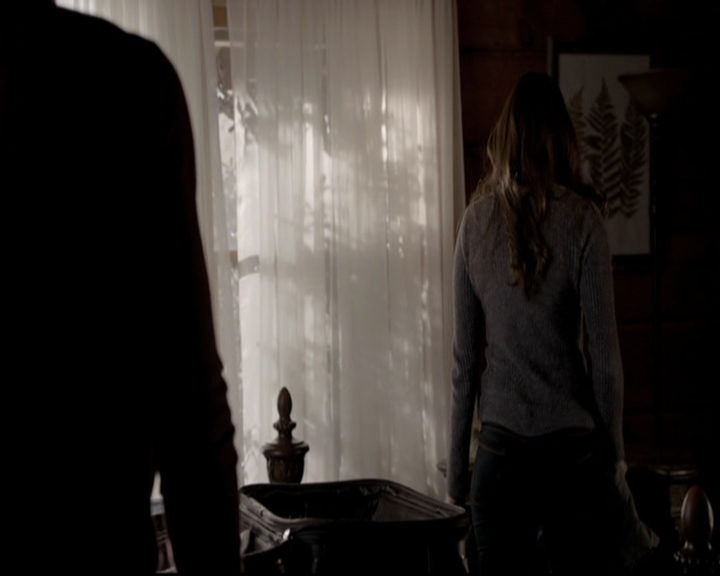 VampireDiariesWorld-dot-org_5x20WhatLiesBeneath0548.jpg