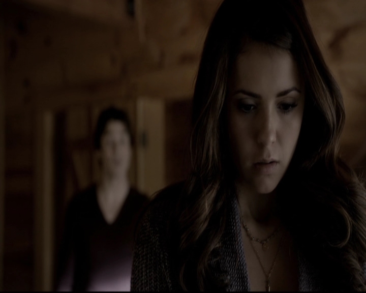VampireDiariesWorld-dot-org_5x20WhatLiesBeneath0553.jpg