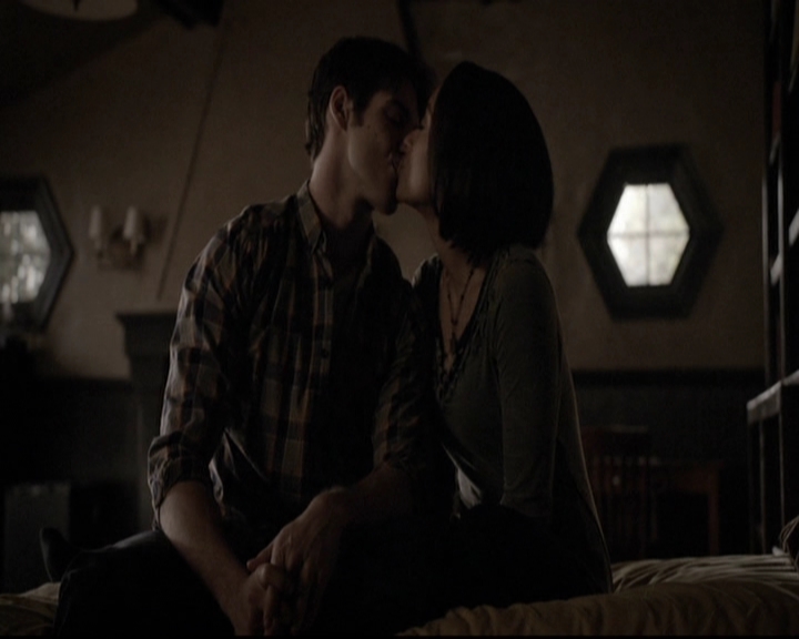 VampireDiariesWorld-dot-org_5x20WhatLiesBeneath0607.jpg VampireDiariesWorld-dot-org_5x20WhatLiesBeneath0607.jpg