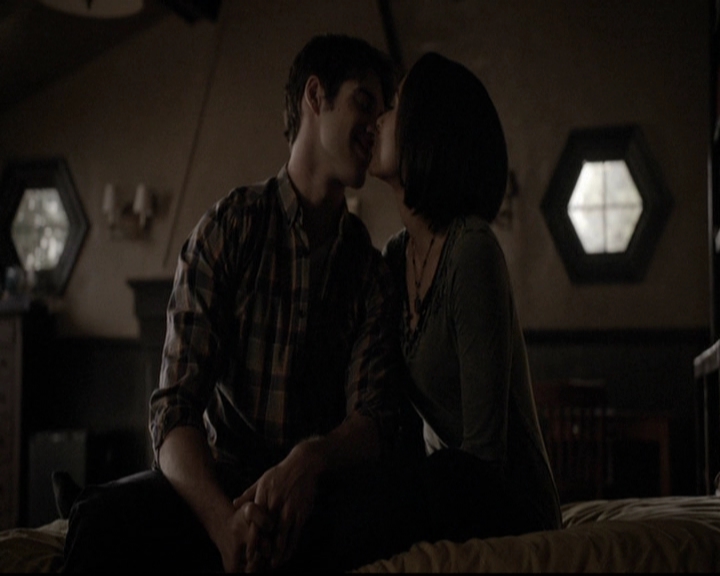 VampireDiariesWorld-dot-org_5x20WhatLiesBeneath0608.jpg