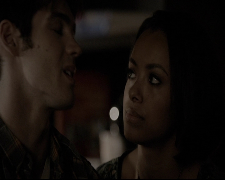 VampireDiariesWorld-dot-org_5x20WhatLiesBeneath0622.jpg