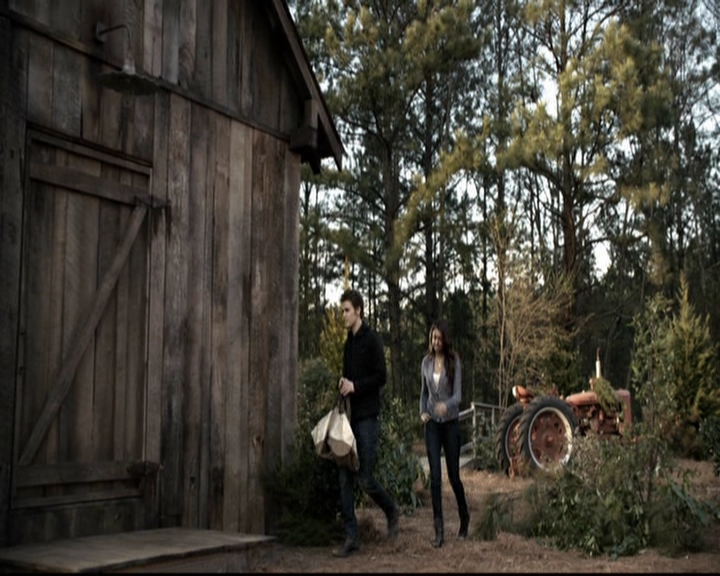 VampireDiariesWorld-dot-org_5x20WhatLiesBeneath0702.jpg