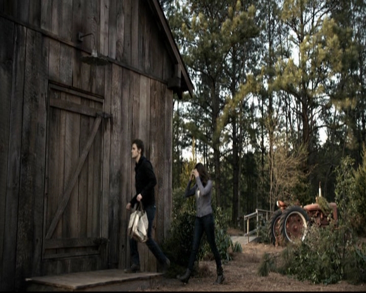 VampireDiariesWorld-dot-org_5x20WhatLiesBeneath0703.jpg