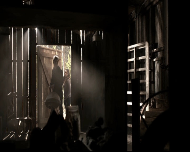 VampireDiariesWorld-dot-org_5x20WhatLiesBeneath0706.jpg