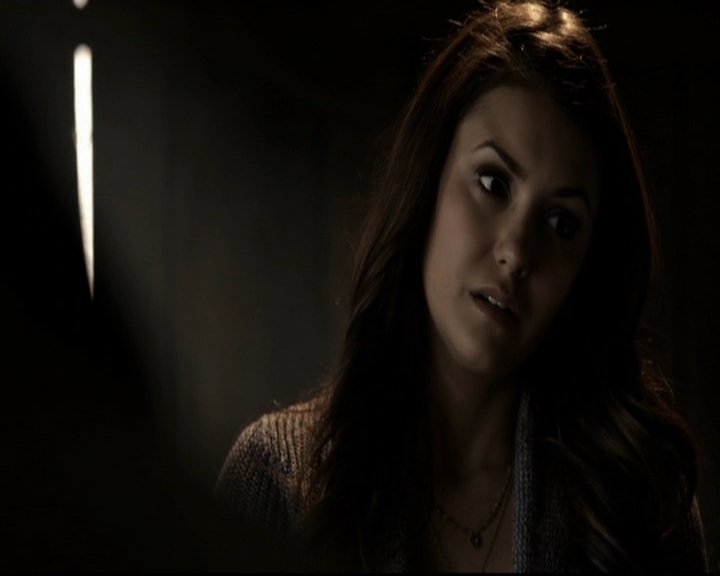 VampireDiariesWorld-dot-org_5x20WhatLiesBeneath0739.jpg