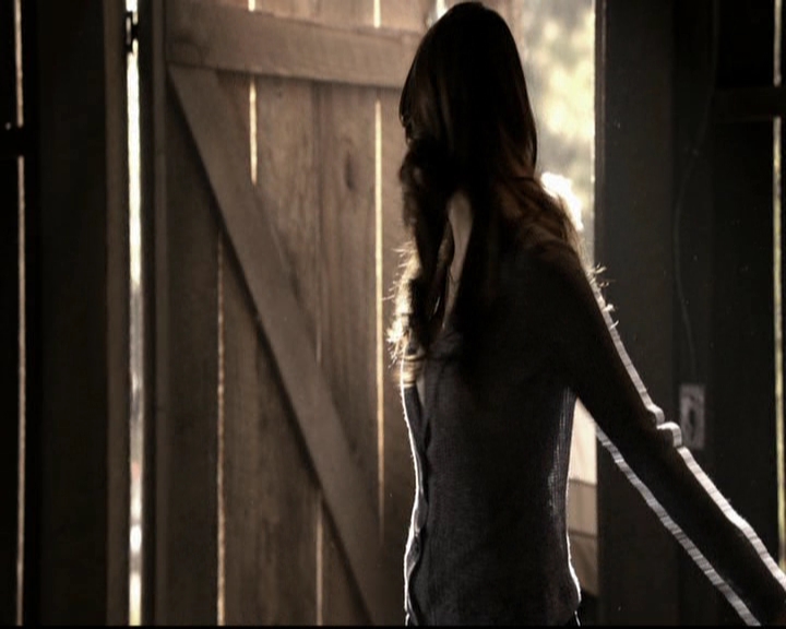 VampireDiariesWorld-dot-org_5x20WhatLiesBeneath0744.jpg