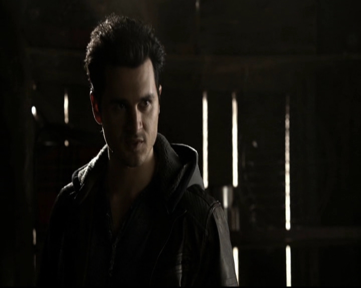 VampireDiariesWorld-dot-org_5x20WhatLiesBeneath0745.jpg