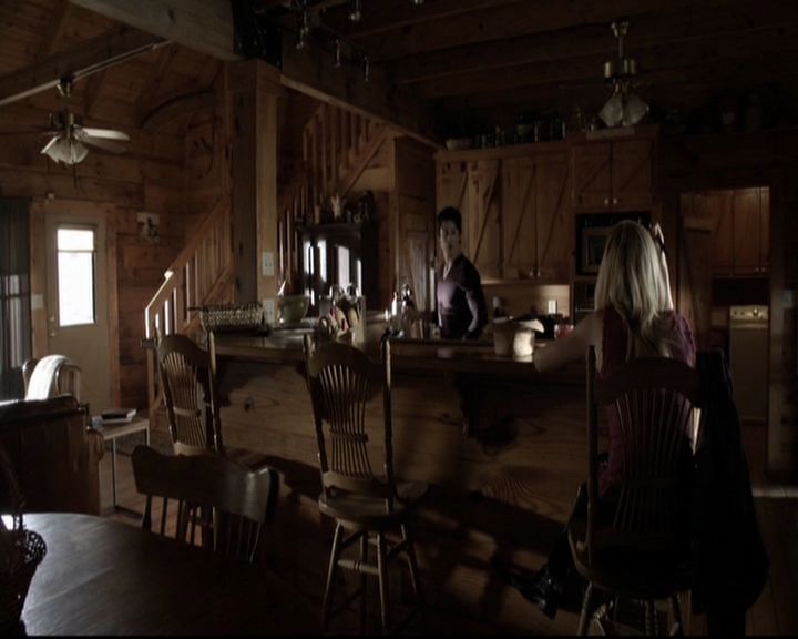 VampireDiariesWorld-dot-org_5x20WhatLiesBeneath0770.jpg