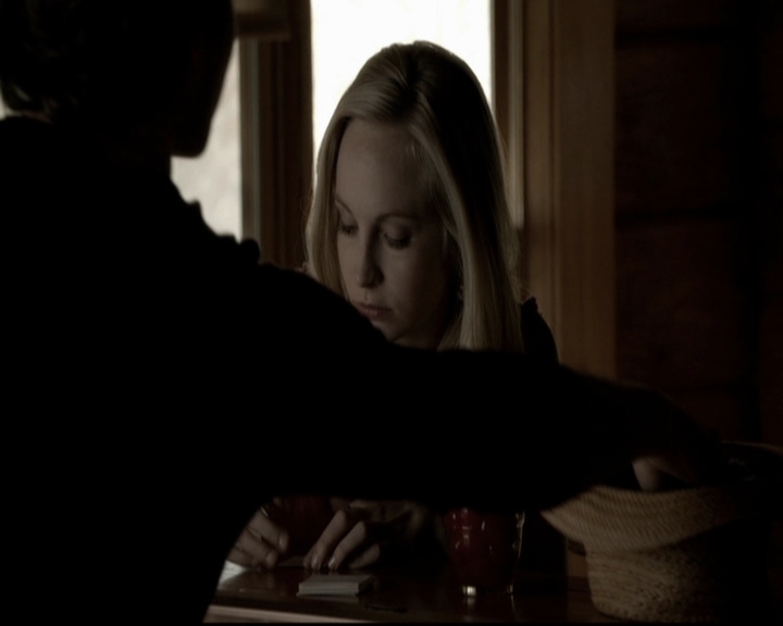 VampireDiariesWorld-dot-org_5x20WhatLiesBeneath0773.jpg