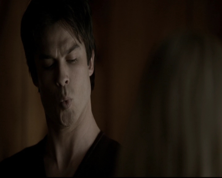VampireDiariesWorld-dot-org_5x20WhatLiesBeneath0791.jpg