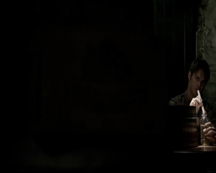VampireDiariesWorld-dot-org_5x20WhatLiesBeneath0863.jpg