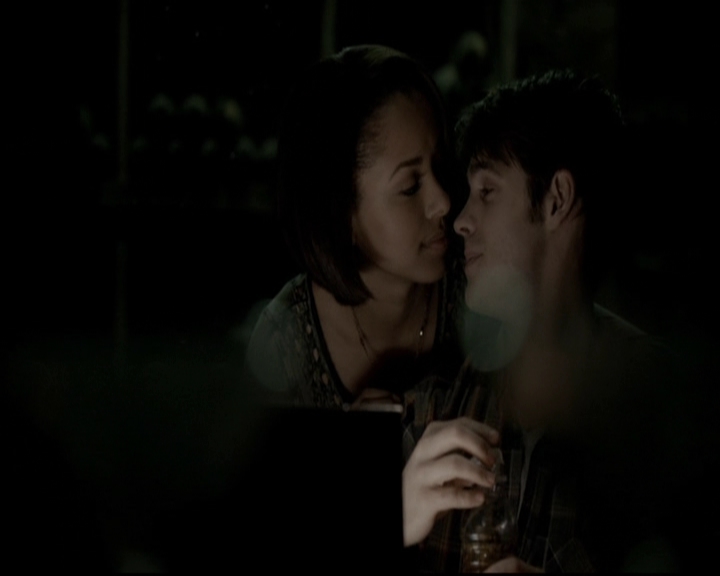 VampireDiariesWorld-dot-org_5x20WhatLiesBeneath0875.jpg