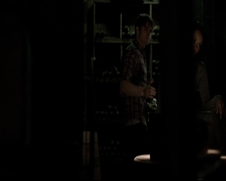 VampireDiariesWorld-dot-org_5x20WhatLiesBeneath0879.jpg