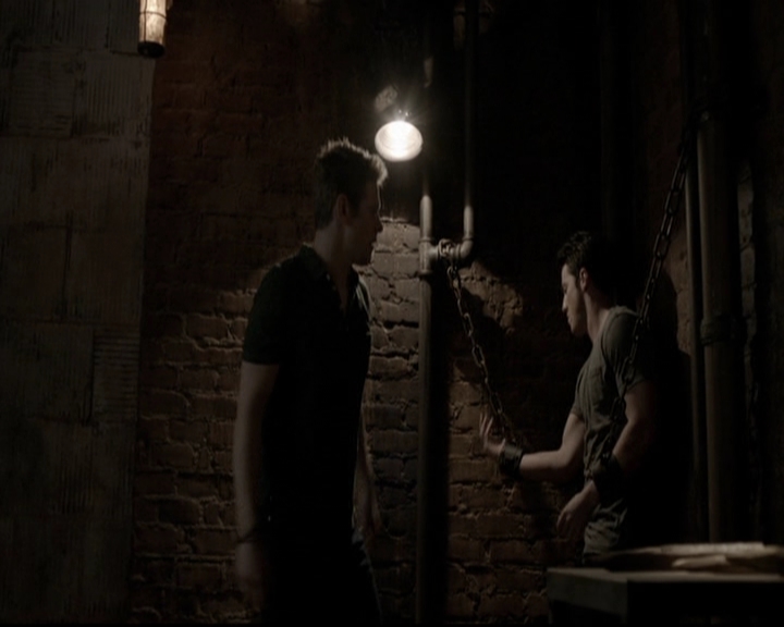 VampireDiariesWorld-dot-org_5x20WhatLiesBeneath0884.jpg