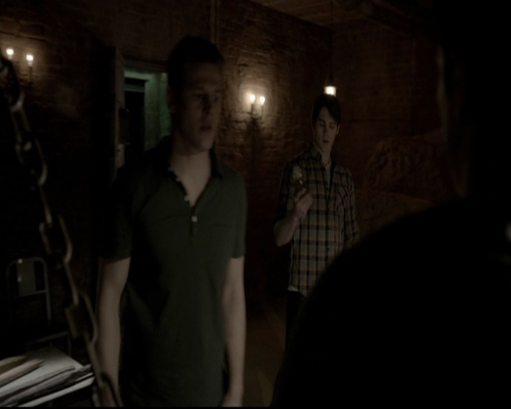 VampireDiariesWorld-dot-org_5x20WhatLiesBeneath0890.jpg