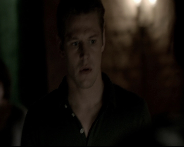 VampireDiariesWorld-dot-org_5x20WhatLiesBeneath0901.jpg