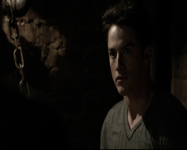 VampireDiariesWorld-dot-org_5x20WhatLiesBeneath0915.jpg