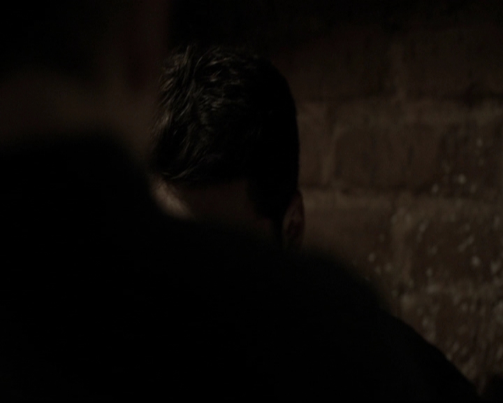 VampireDiariesWorld-dot-org_5x20WhatLiesBeneath0931.jpg