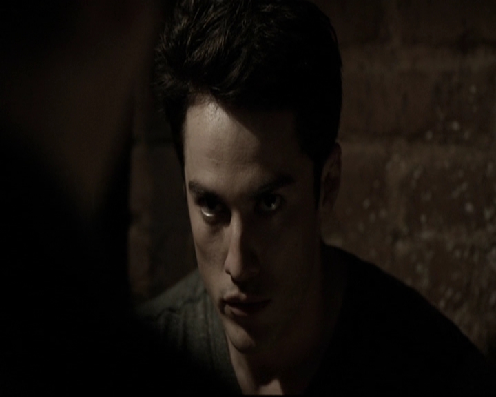 VampireDiariesWorld-dot-org_5x20WhatLiesBeneath0932.jpg