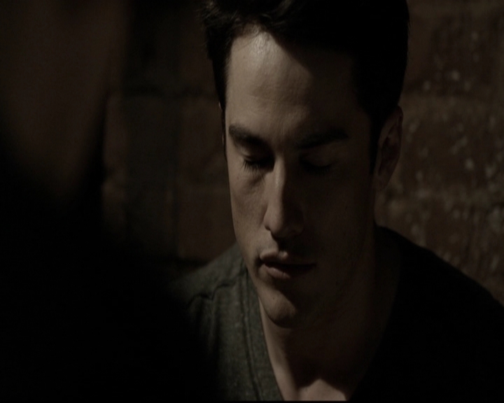 VampireDiariesWorld-dot-org_5x20WhatLiesBeneath0936.jpg