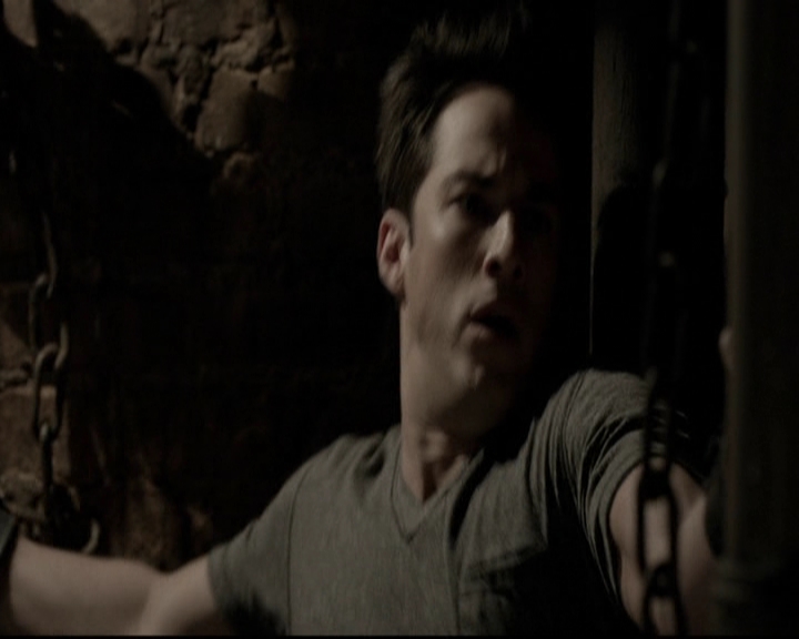 VampireDiariesWorld-dot-org_5x20WhatLiesBeneath0941.jpg