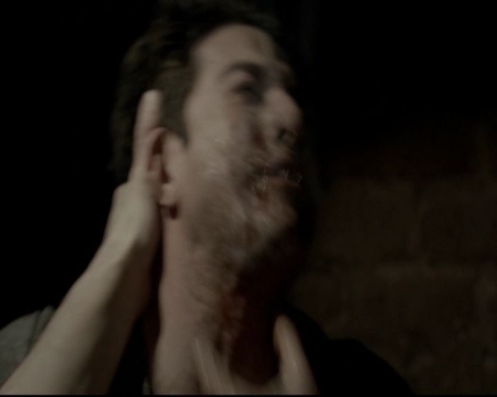 VampireDiariesWorld-dot-org_5x20WhatLiesBeneath0966.jpg