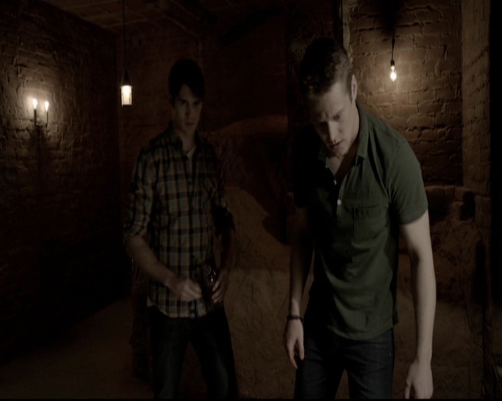 VampireDiariesWorld-dot-org_5x20WhatLiesBeneath0968.jpg
