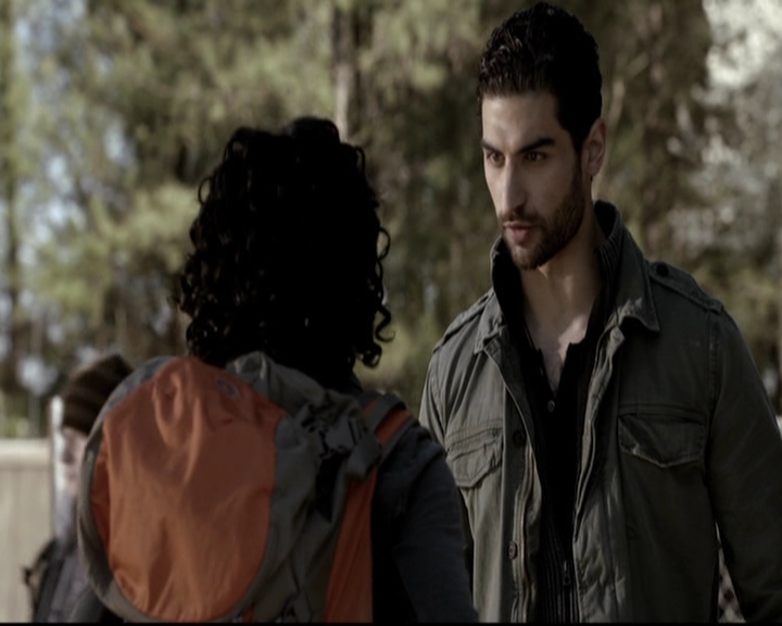 VampireDiariesWorld-dot-org_5x20WhatLiesBeneath0983.jpg