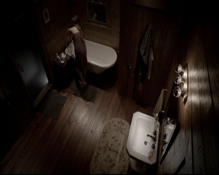 VampireDiariesWorld-dot-org_5x20WhatLiesBeneath1146.jpg
