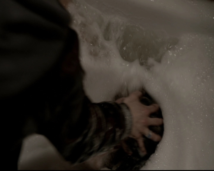 VampireDiariesWorld-dot-org_5x20WhatLiesBeneath1221.jpg VampireDiariesWorld-dot-org_5x20WhatLiesBeneath1221.jpg