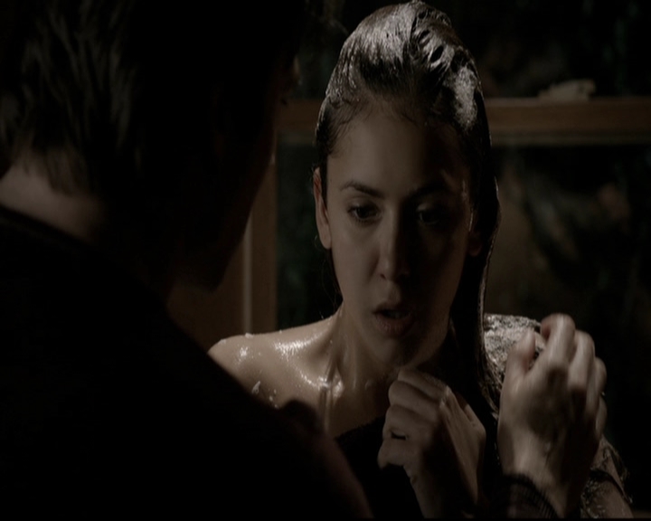VampireDiariesWorld-dot-org_5x20WhatLiesBeneath1247.jpg