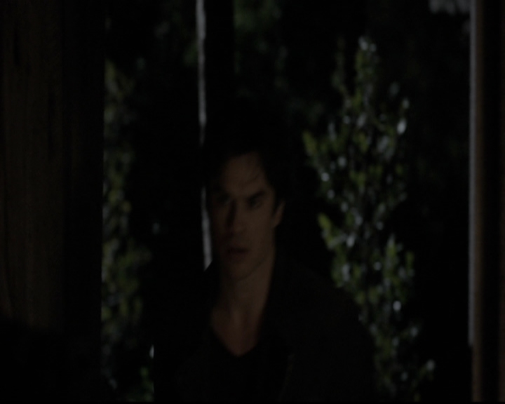 VampireDiariesWorld-dot-org_5x20WhatLiesBeneath1646.jpg