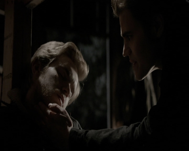 VampireDiariesWorld-dot-org_5x20WhatLiesBeneath1649.jpg