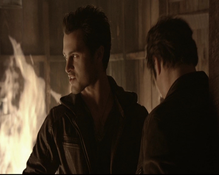 VampireDiariesWorld-dot-org_5x20WhatLiesBeneath1703.jpg