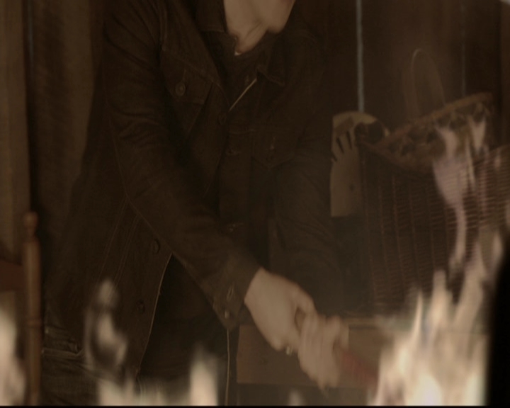 VampireDiariesWorld-dot-org_5x20WhatLiesBeneath1732.jpg