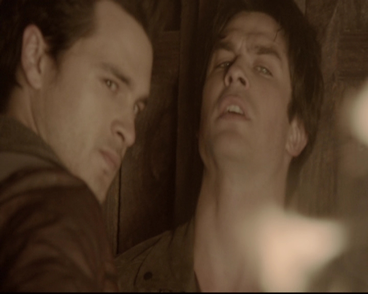 VampireDiariesWorld-dot-org_5x20WhatLiesBeneath1734.jpg