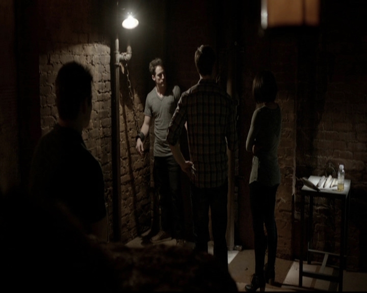 VampireDiariesWorld-dot-org_5x20WhatLiesBeneath1928.jpg