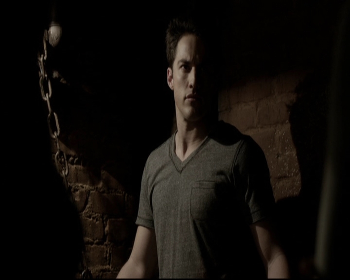 VampireDiariesWorld-dot-org_5x20WhatLiesBeneath1931.jpg