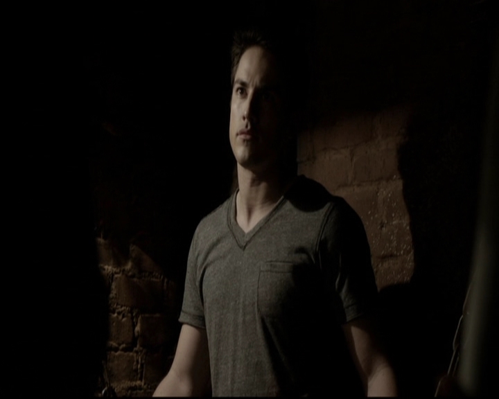 VampireDiariesWorld-dot-org_5x20WhatLiesBeneath1932.jpg