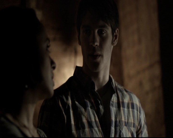 VampireDiariesWorld-dot-org_5x20WhatLiesBeneath1933.jpg