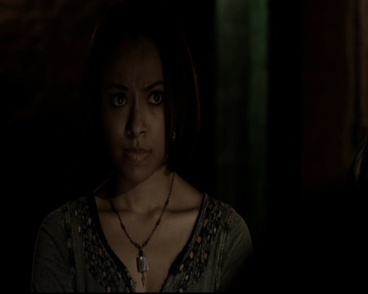 VampireDiariesWorld-dot-org_5x20WhatLiesBeneath1938.jpg