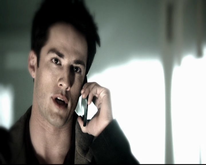 VampireDiariesWorld-dot-org_5x20WhatLiesBeneath1950.jpg