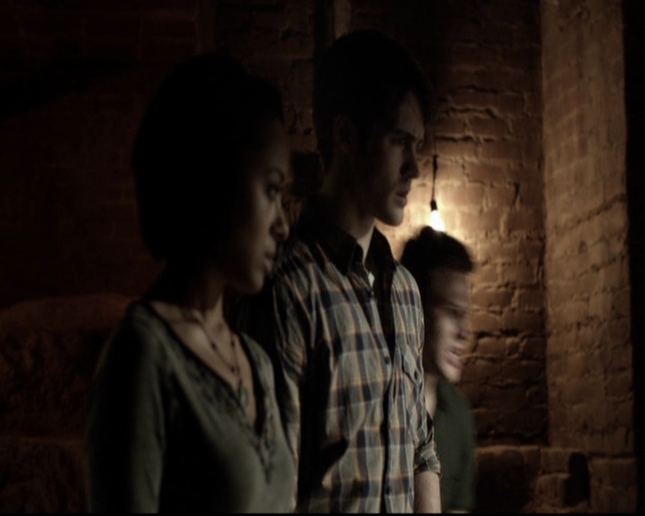 VampireDiariesWorld-dot-org_5x20WhatLiesBeneath1952.jpg