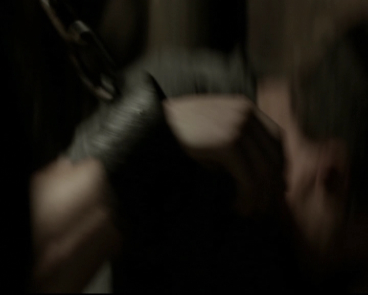 VampireDiariesWorld-dot-org_5x20WhatLiesBeneath1970.jpg