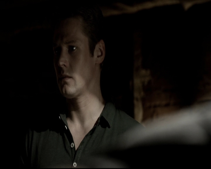 VampireDiariesWorld-dot-org_5x20WhatLiesBeneath1972.jpg