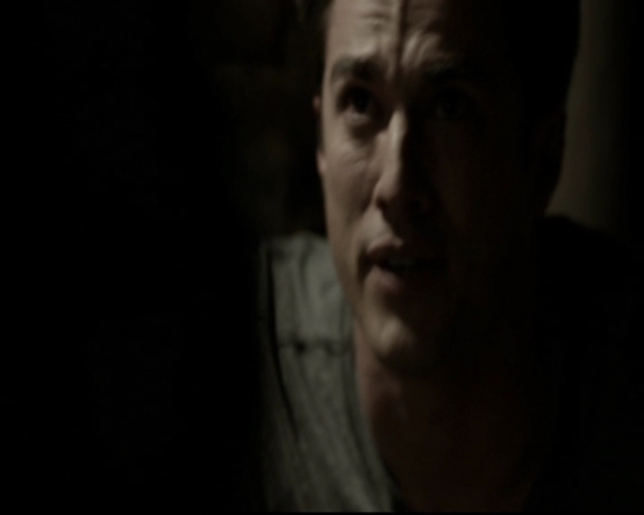 VampireDiariesWorld-dot-org_5x20WhatLiesBeneath1973.jpg