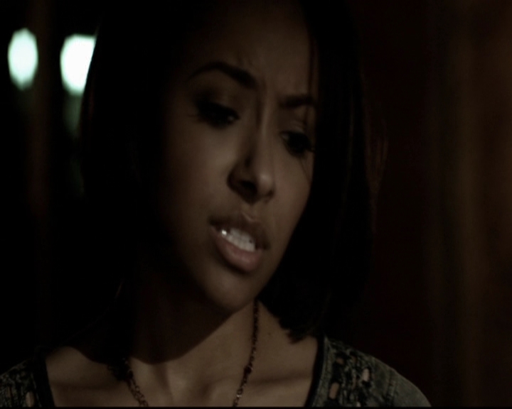 VampireDiariesWorld-dot-org_5x20WhatLiesBeneath1987.jpg