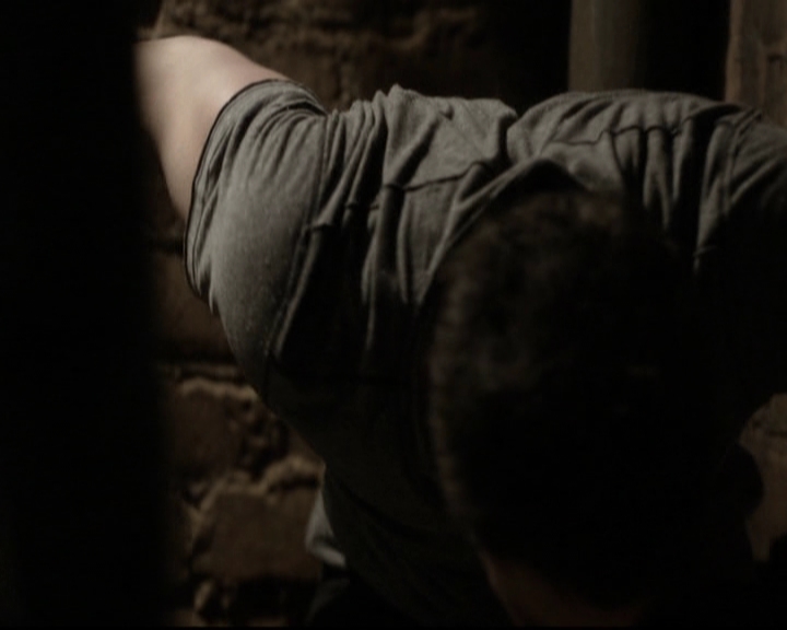VampireDiariesWorld-dot-org_5x20WhatLiesBeneath1988.jpg