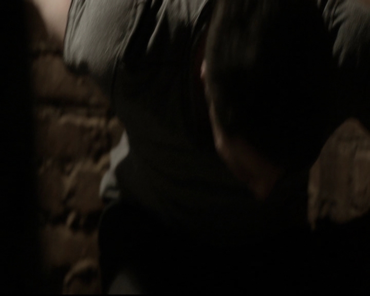 VampireDiariesWorld-dot-org_5x20WhatLiesBeneath1989.jpg