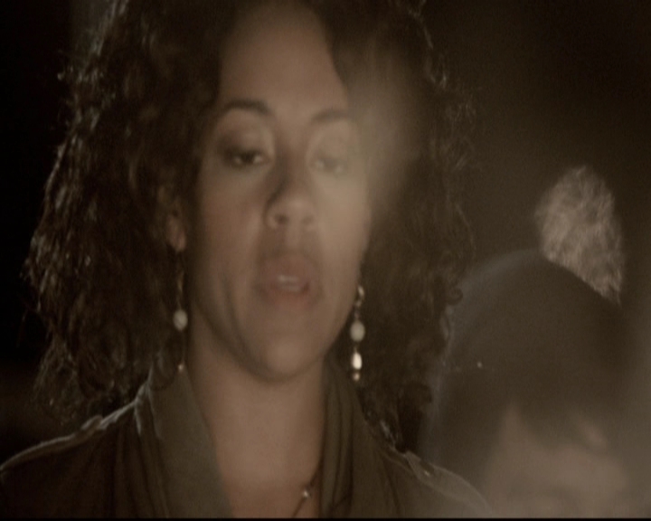 VampireDiariesWorld-dot-org_5x20WhatLiesBeneath1991.jpg